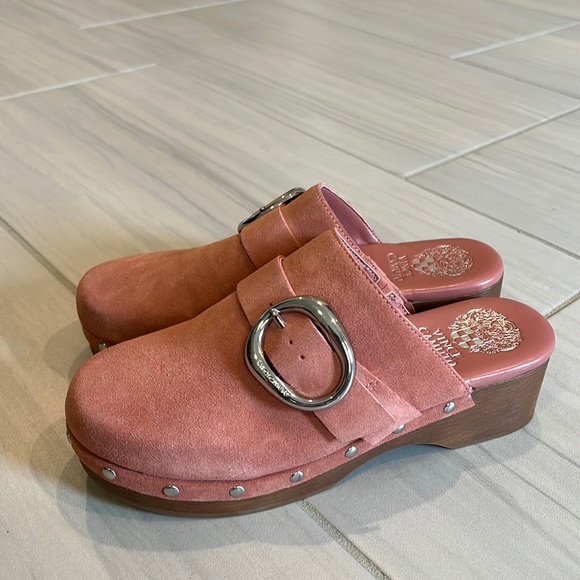 Vince Camuto Shoes - Vince Camuto pink leather clogs